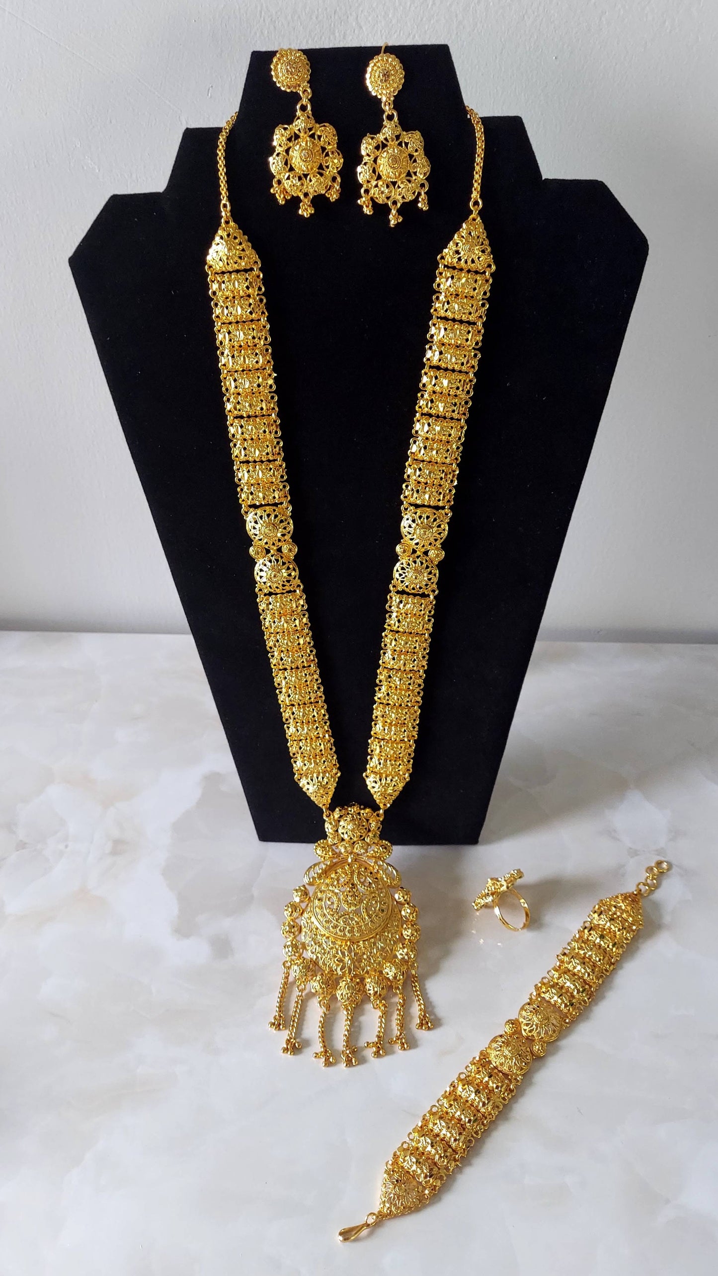 Gold Necklace / Earrings/ Bracelet/ Ring Set/ Gold Plated -09
