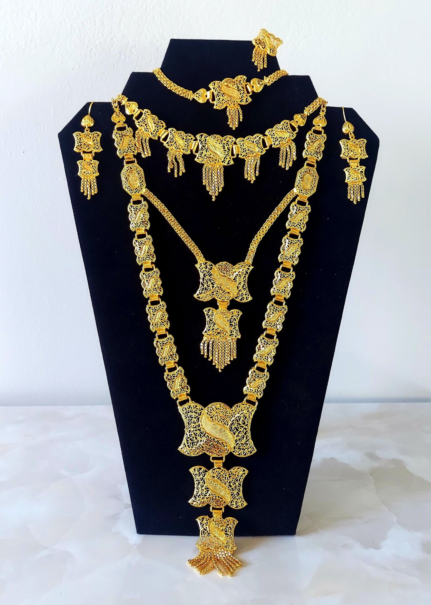 5 Pcs Gold Necklace /Choker/ Bracelet/ Earring/ Ring Set/ Gold Plated -12B