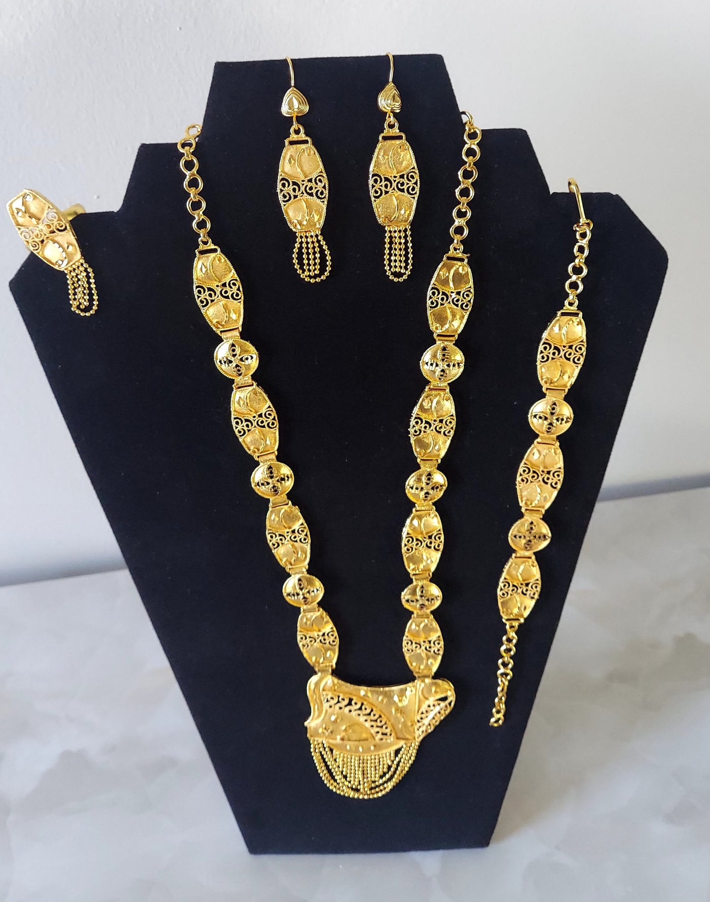 Gold Necklace /Bracelet/ Earring/ Ring Set/ Gold Plated -11B