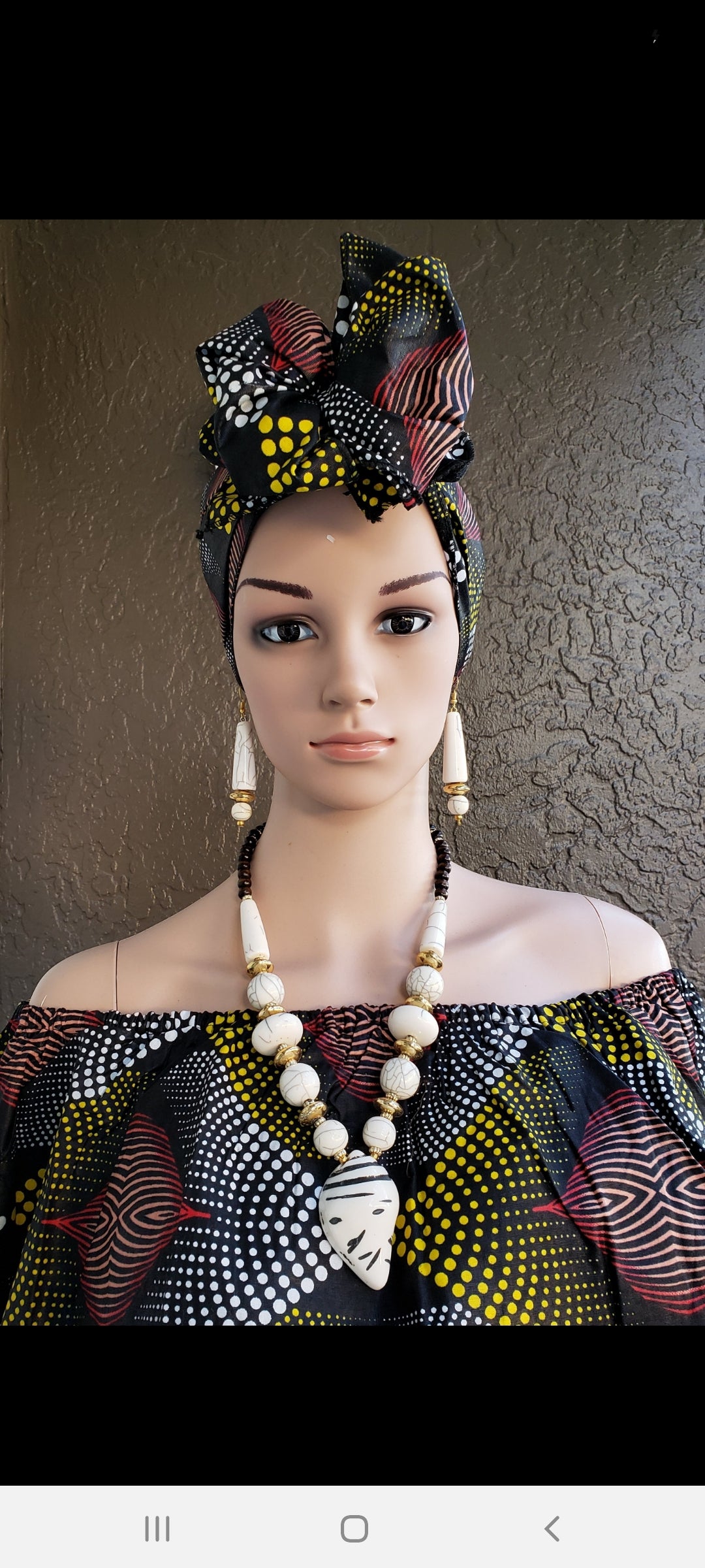 Shell Pendant Necklace & Earrings Set